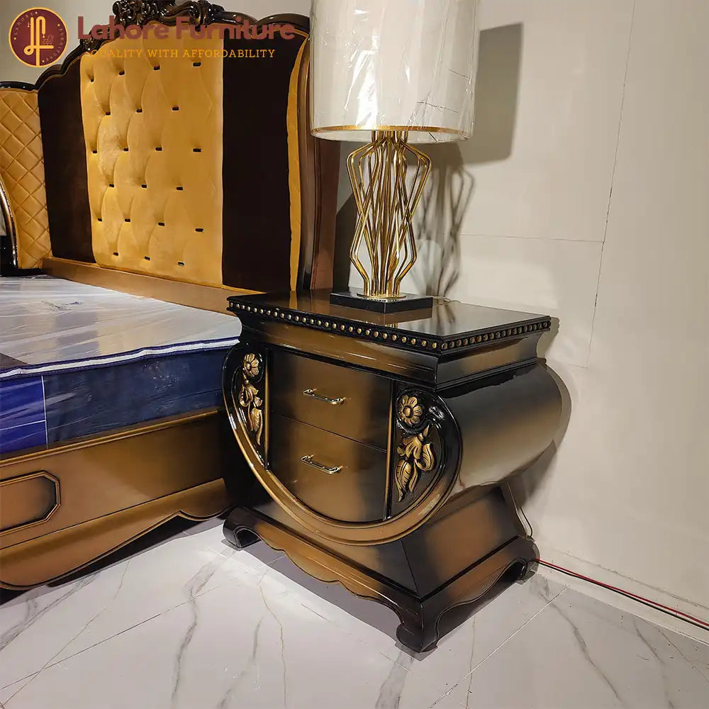 Classic & Comfortable Bed Set # HCR14