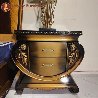 Classic & Comfortable Bed Set # HCR14
