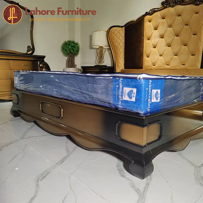 Classic & Comfortable Bed Set # HCR14