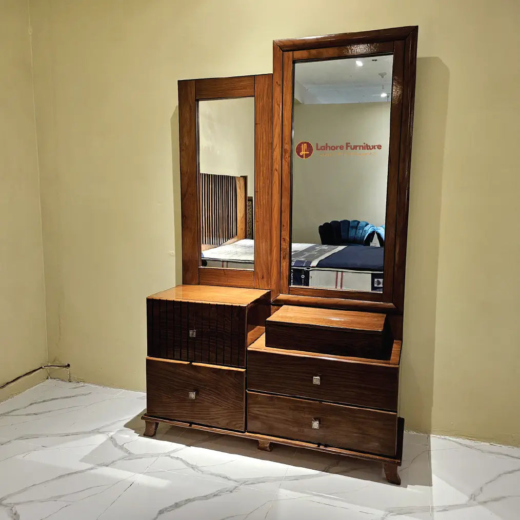 Elegant & Simple Majesty Bed
